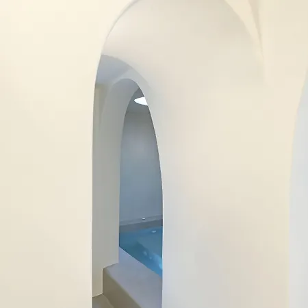 Utopia Hotel 3*